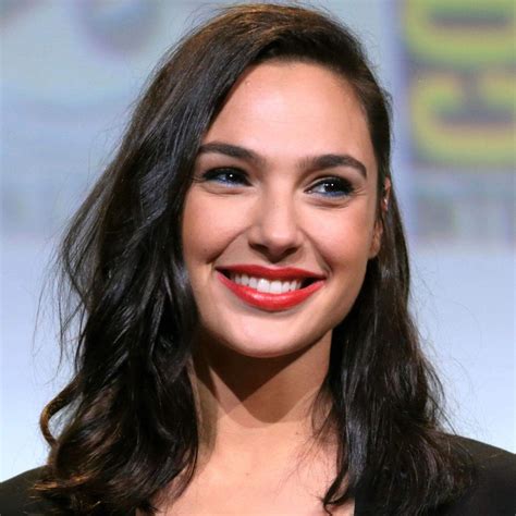 Biografía de Gal Gadot (Su vida, historia, bio resumida).